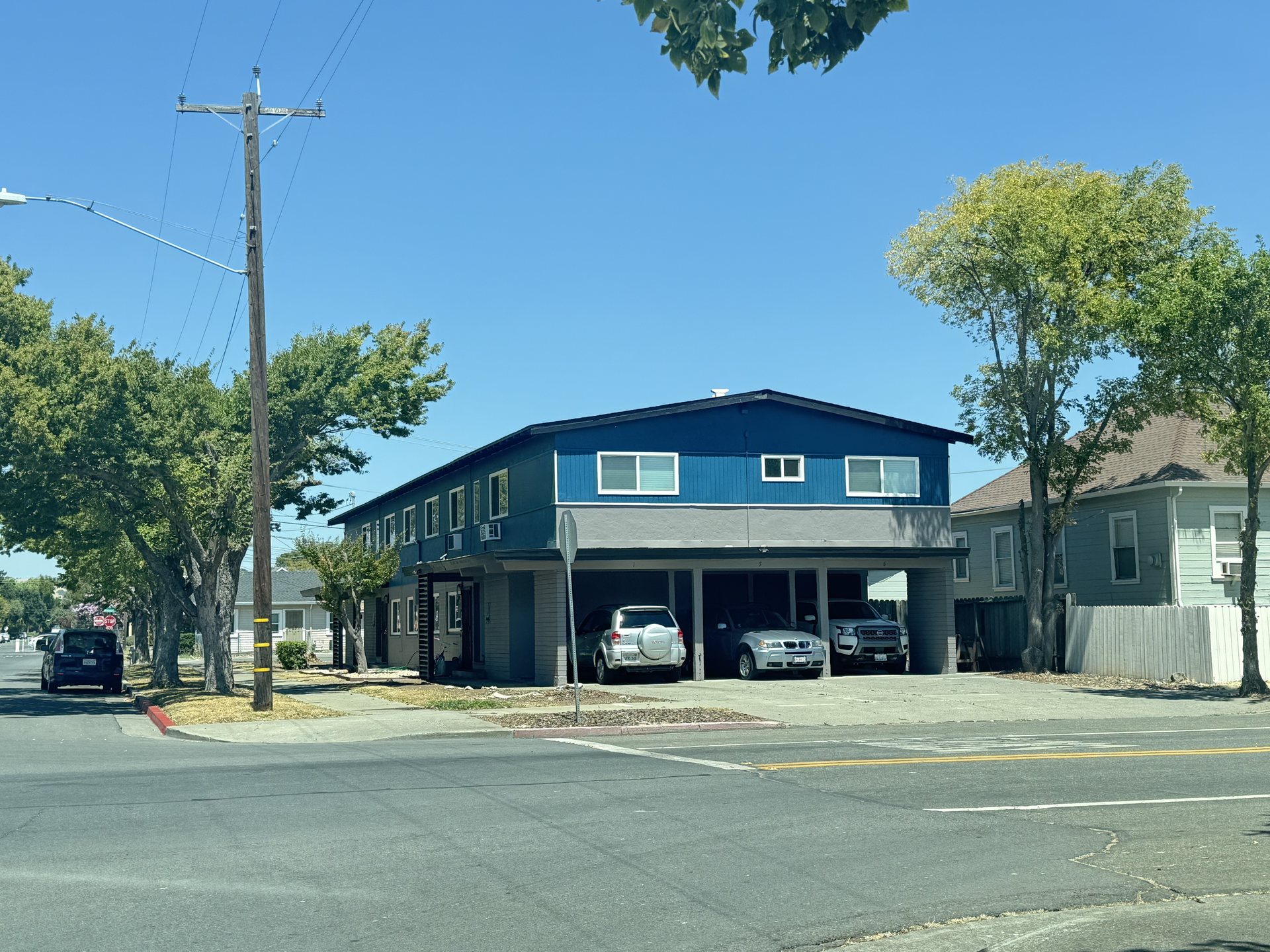 Apartment building exterior on Jackson Street in Fairfield, California